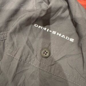 Columbia Men’s Medium Green Lightweight Omni-Shade Fishing Shirt, mesh vent